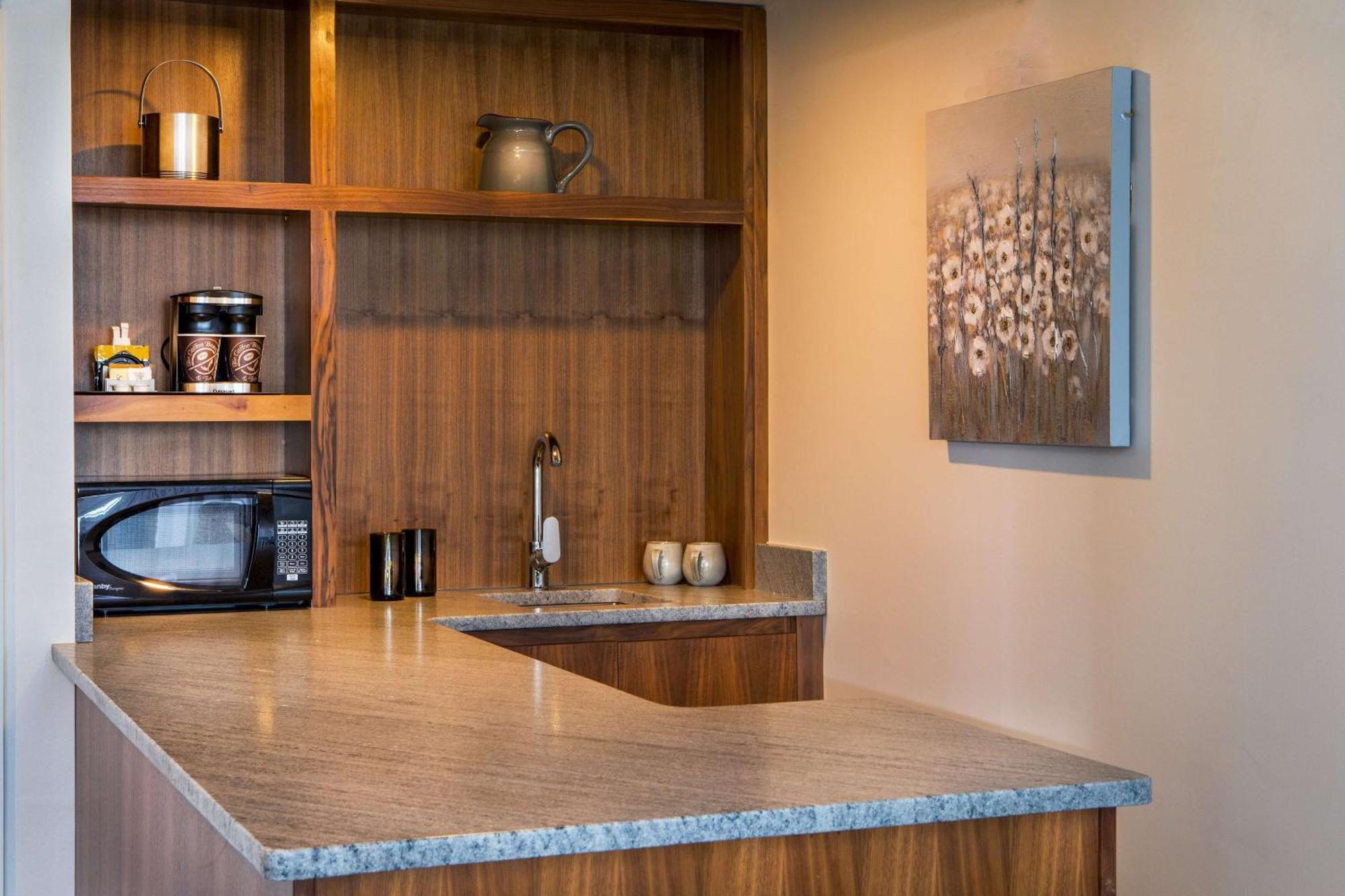 Doubletree By Hilton Atlanta Windy Hill Ballpark Hotel 3*