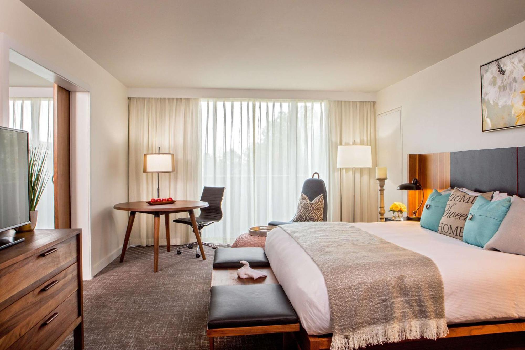Doubletree By Hilton Atlanta Windy Hill Ballpark Hotel 3*