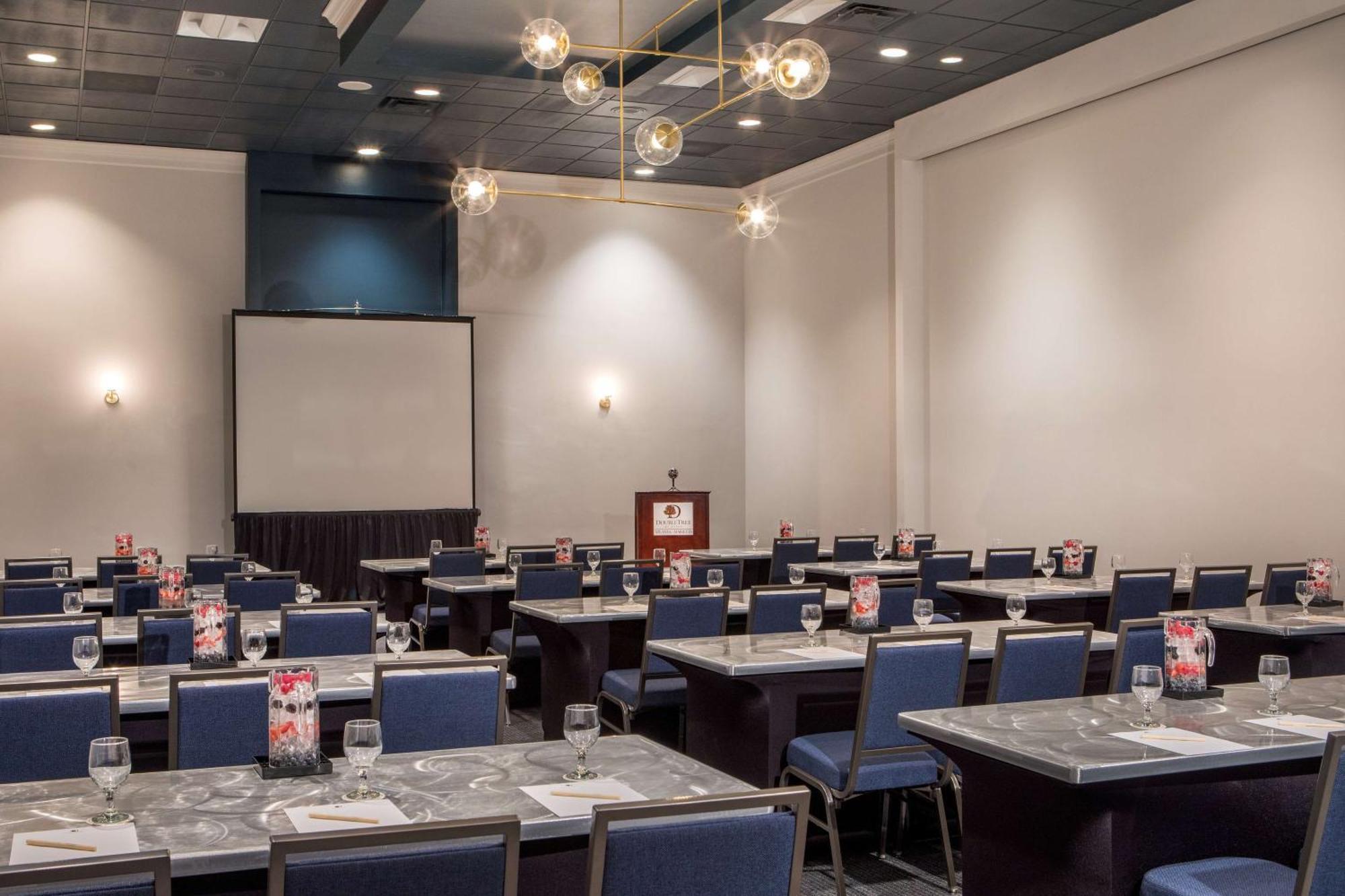 Hotel Doubletree By Hilton Atlanta Windy Hill Ballpark 3*