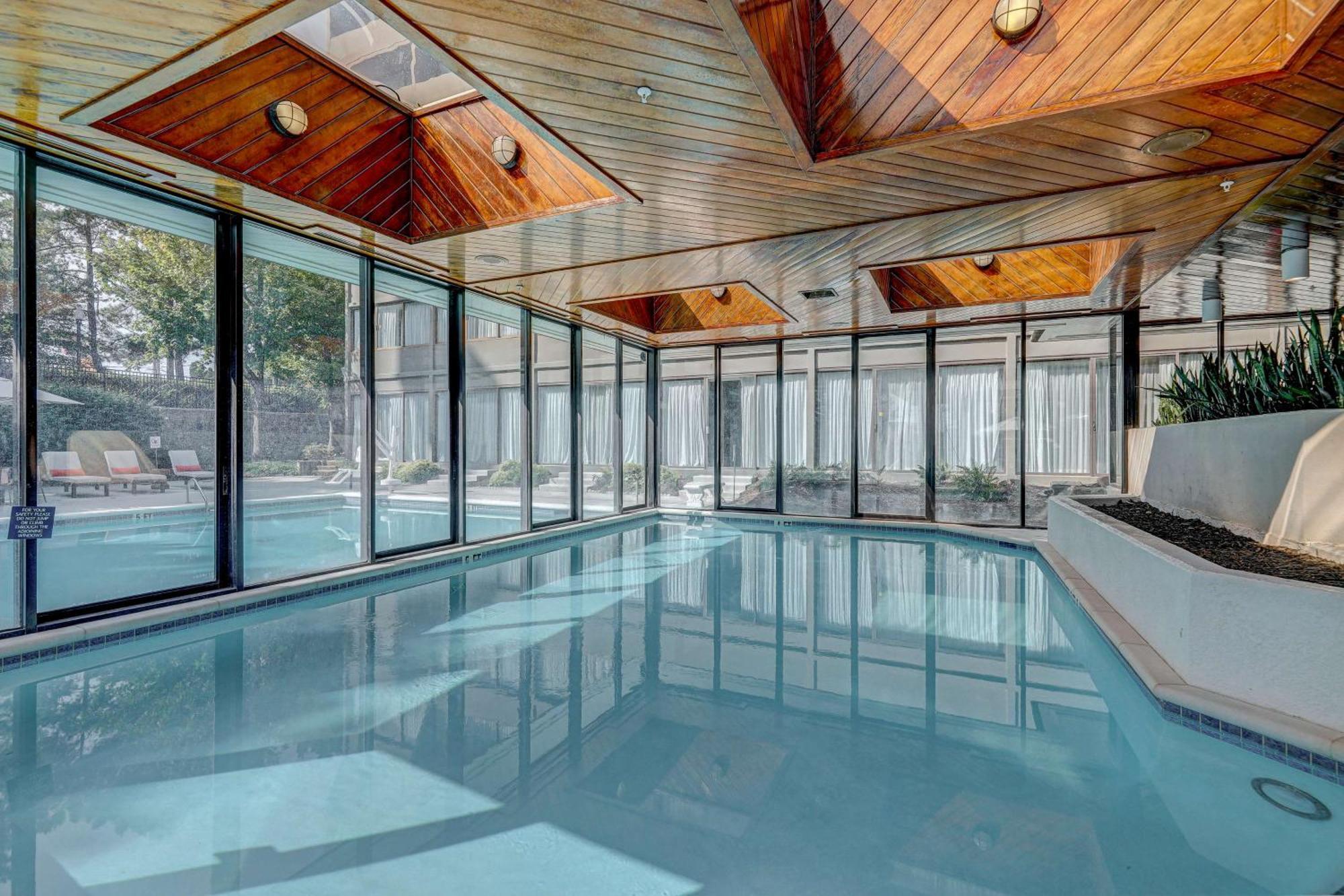Doubletree By Hilton Atlanta Windy Hill Ballpark Hotel 3*