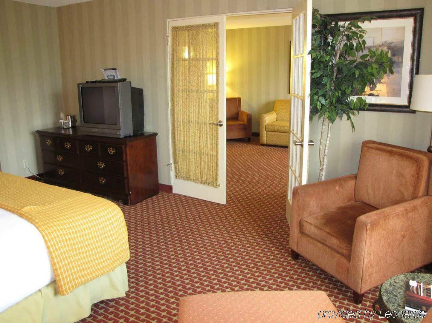 Hotel Doubletree By Hilton Atlanta Windy Hill Ballpark