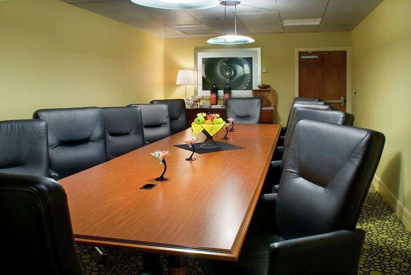 Hotel Doubletree By Hilton Atlanta Windy Hill Ballpark
