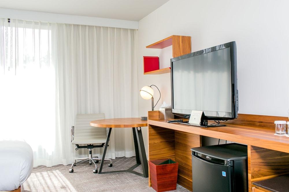 Doubletree By Hilton Atlanta Windy Hill Ballpark Hotel 3*