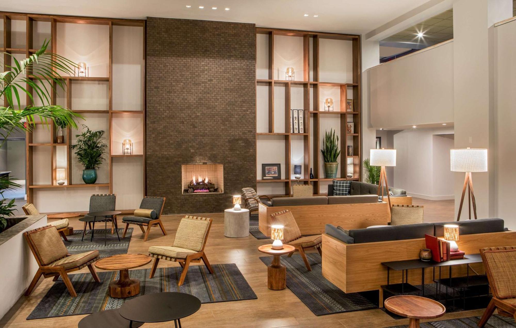 Doubletree By Hilton Atlanta Windy Hill Ballpark Hotel 3*