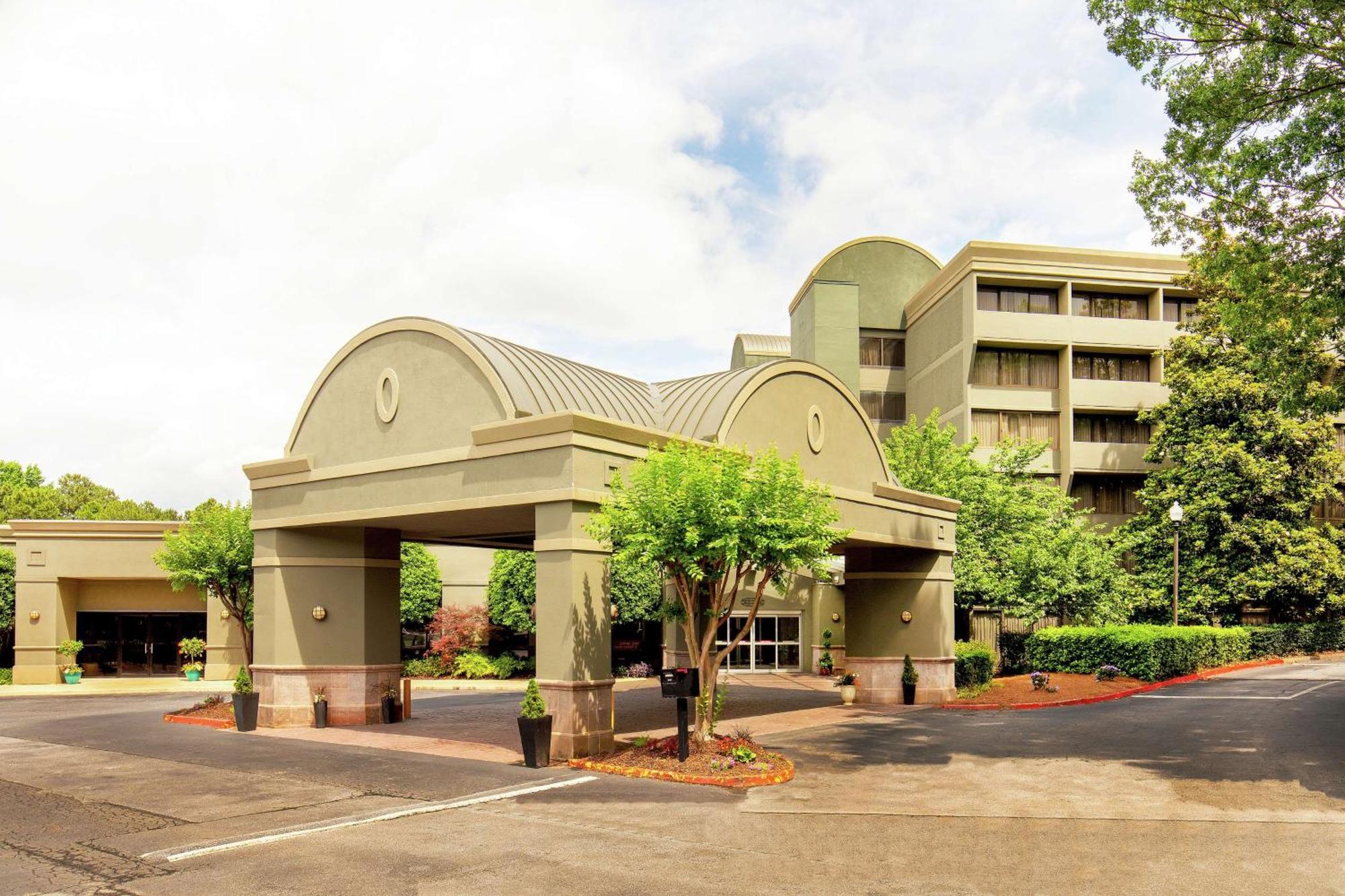 Doubletree By Hilton Atlanta Windy Hill Ballpark Hotel 3*